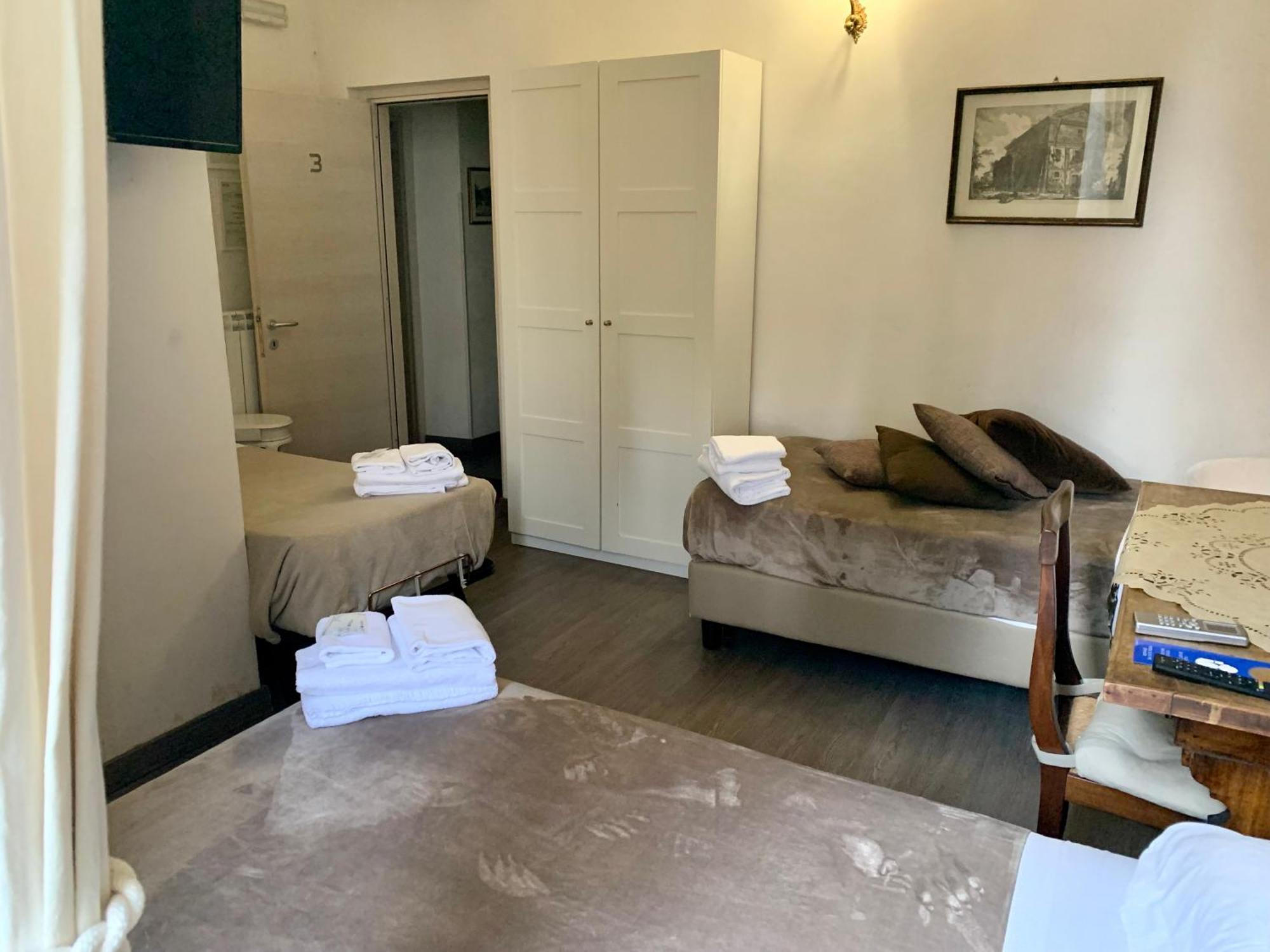Guest House Casa Vicenza روما الغرفة الصورة